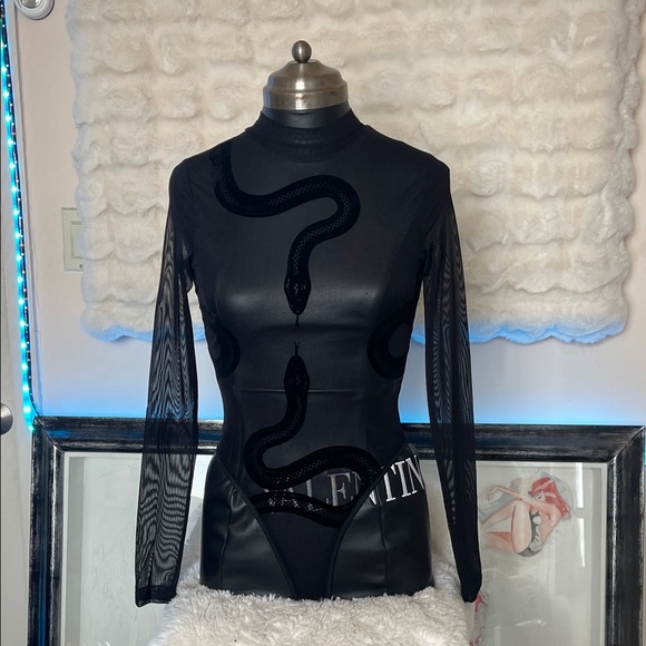 None Tops - Black Snake Design Women Top no name brand